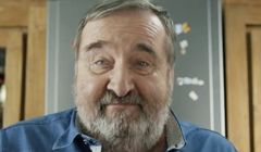 Krzysztof Kowalewski śpiewająco z wnuczką reklamuje majonez Mosso (wideo)