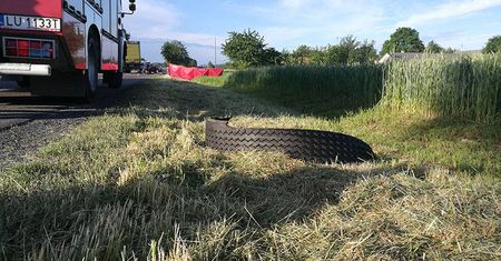 Wypadek w Sobieszczany Kolonia. Dwie osoby nie żyją. Zablokowana DK 19 [ZDJĘCIA]