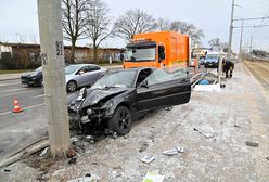 BMW zmiotło przystanek. Tyle z niego zostało