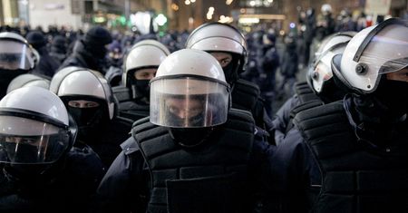 Czarna wizja Sierakowskiego. Mówi Holendrom: Mogą być starcia z policją
