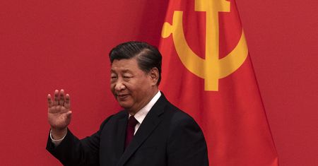Kryzys w Chinach uderzył w pół miliona ludzi. Zarabiali fortunę, dziś ledwo wiążą koniec z końcem