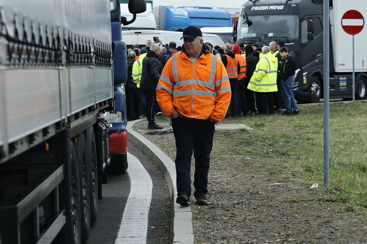 Україна готує евакуацію водіїв із польського кордону

