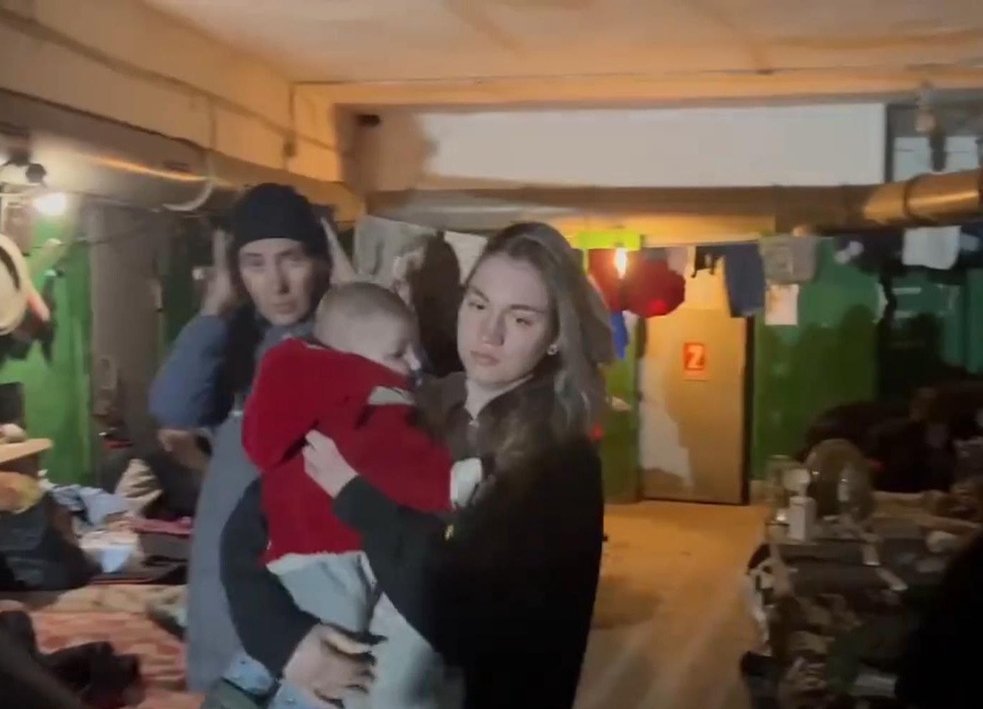 W podziemiach fabryki Azovstal schroniły się także rodziny oborńców Mariupola