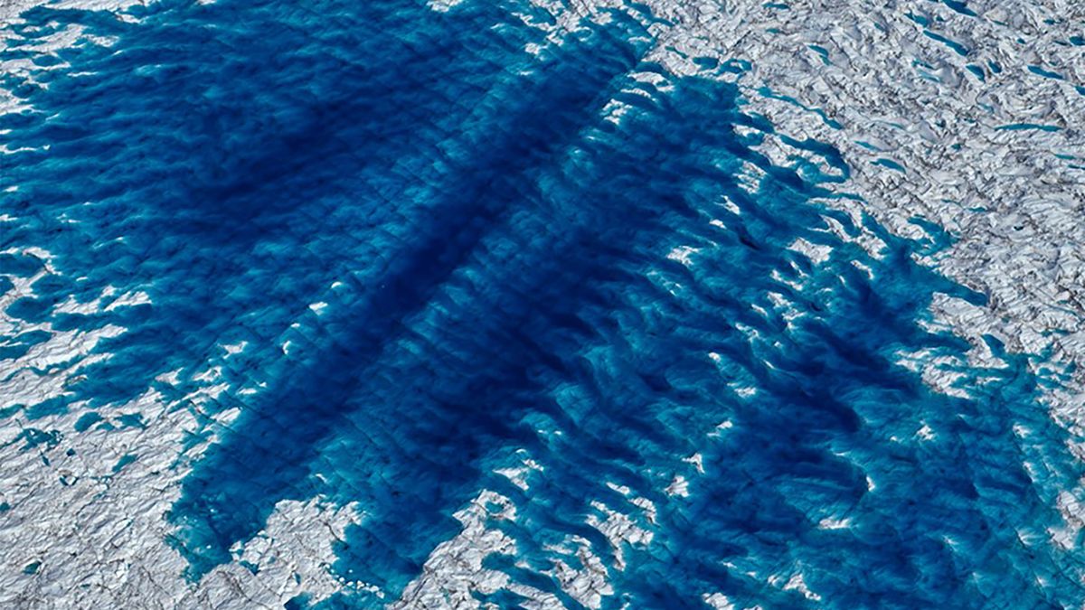 Na Grenlandii powstało jezioro roztopowe. Wygląda fascynująco 1