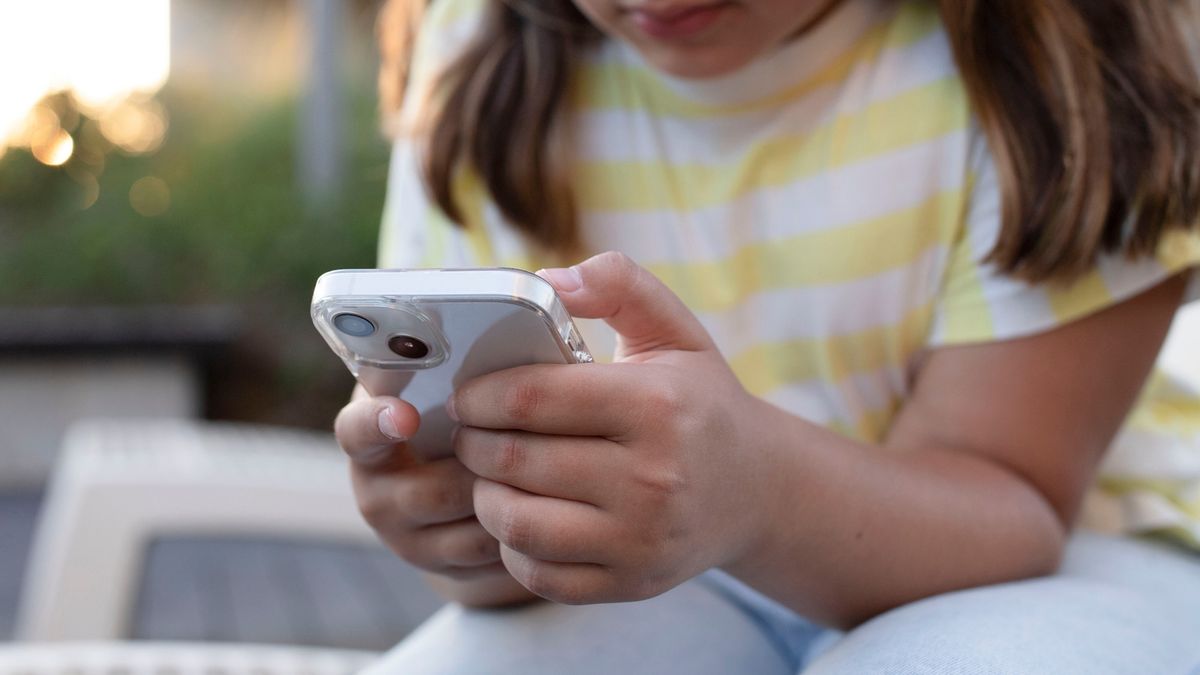 Raport Internet Dzieci 2026 ujawnia niepokojące statystyki
