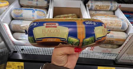 12 zł za wielki baton z cielęcymi flaczkami w Kauflandzie. Spojrzałam na skład i odłożyłam na półkę