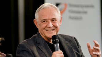 Rzadki widok: 74-letni Marek Kondrat i 38 lat młodsza Antonina Turnau na NOWYM WSPÓLNYM zdjęciu. "Światła na niego"