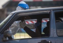 Nietypowy protest Czechów. Szklanki do piwa ze świeczkami przeciwko ograniczeniom epidemicznym