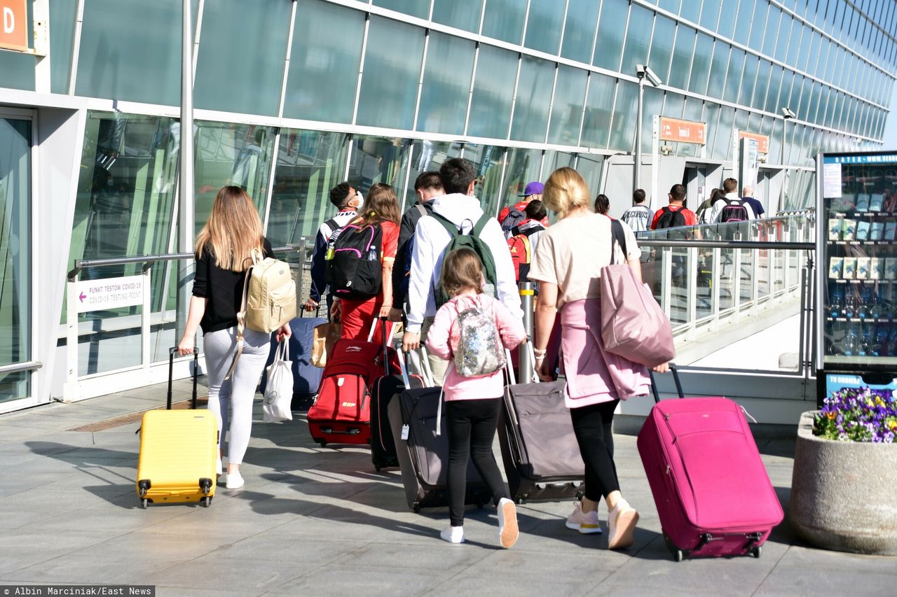 Rodzice coraz częściej w roku szkolnym decydują się na rodzinny wyjazd. MEN widzi problem