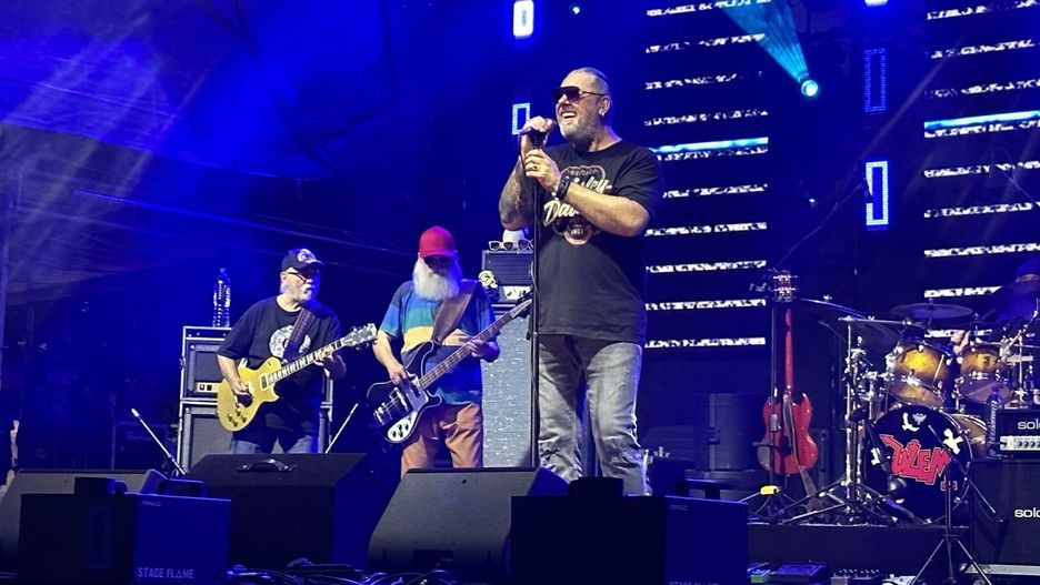 Dżem w Poznaniu. Legenda polskiego rocka i bluesa na scenie