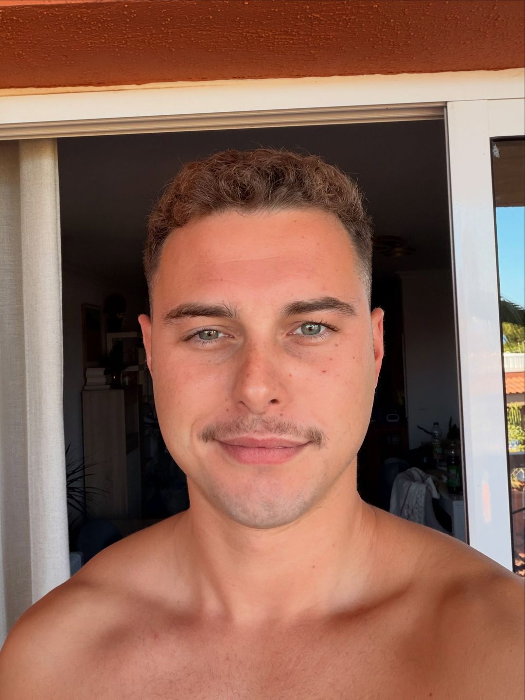 Adam Zdrójkowski z wąsem
