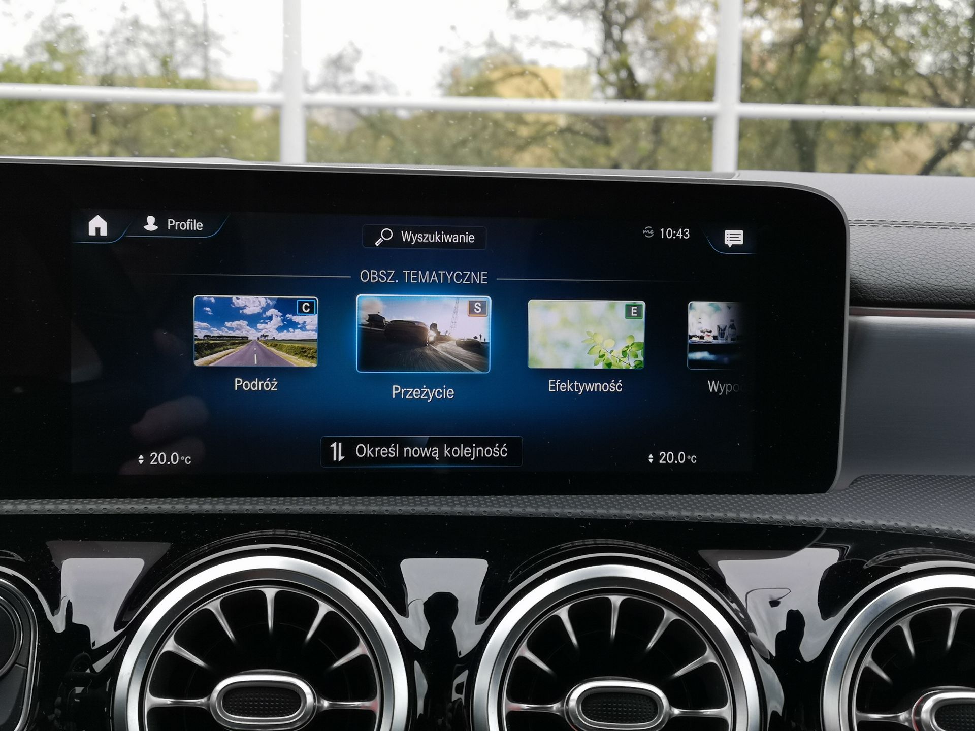 Mercedes CLA: System MBUX, wirtualny kokpit i audio Burmester 20