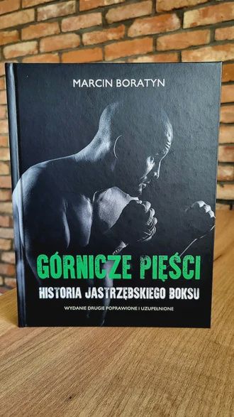 Inspiracją do napisania tekstu była książka "Górnicze pięści" autorstwa Marcina Boratyna