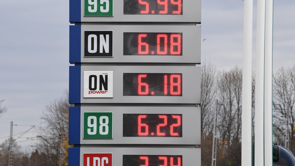 Już tylko krok dzieli benzynę 95 od psychologicznej granicy 6 zł za litr paliwa. 