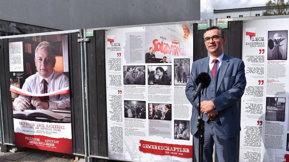 Przetarg na budowę ambasady RP w Berlinie rozstrzygnięty. Dziś w tym miejscu znajduje się tylko płot, na którym dyplomaci organizują wystawy o Polsce.