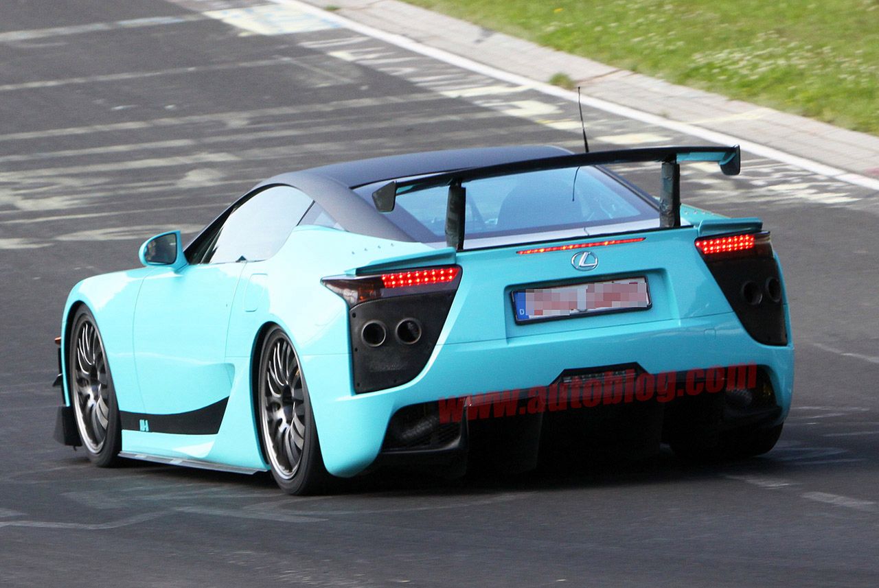 Testy Lexusa LFA Final Edition (fot. CarPix)