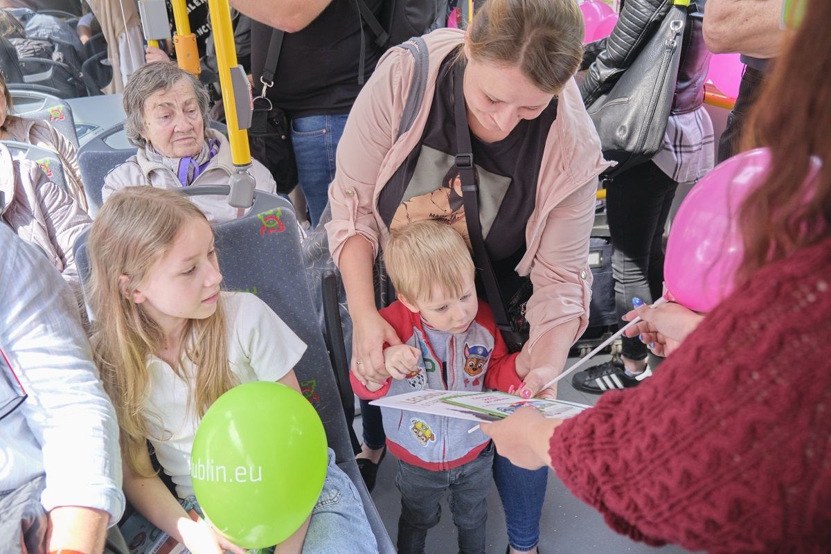 Kolorowy trolejbus z okazji Dnia Dziecka można było spotkać na linii nr 150