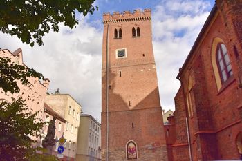 Śląska Piza. Słynna krzywa wieża w Polsce zachwyca turystów