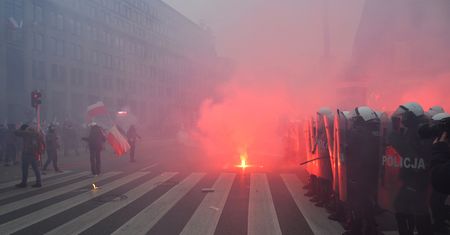 Warszawa. Podsumowanie strat po Marszu Niepodległości. Ratusz podał koszty