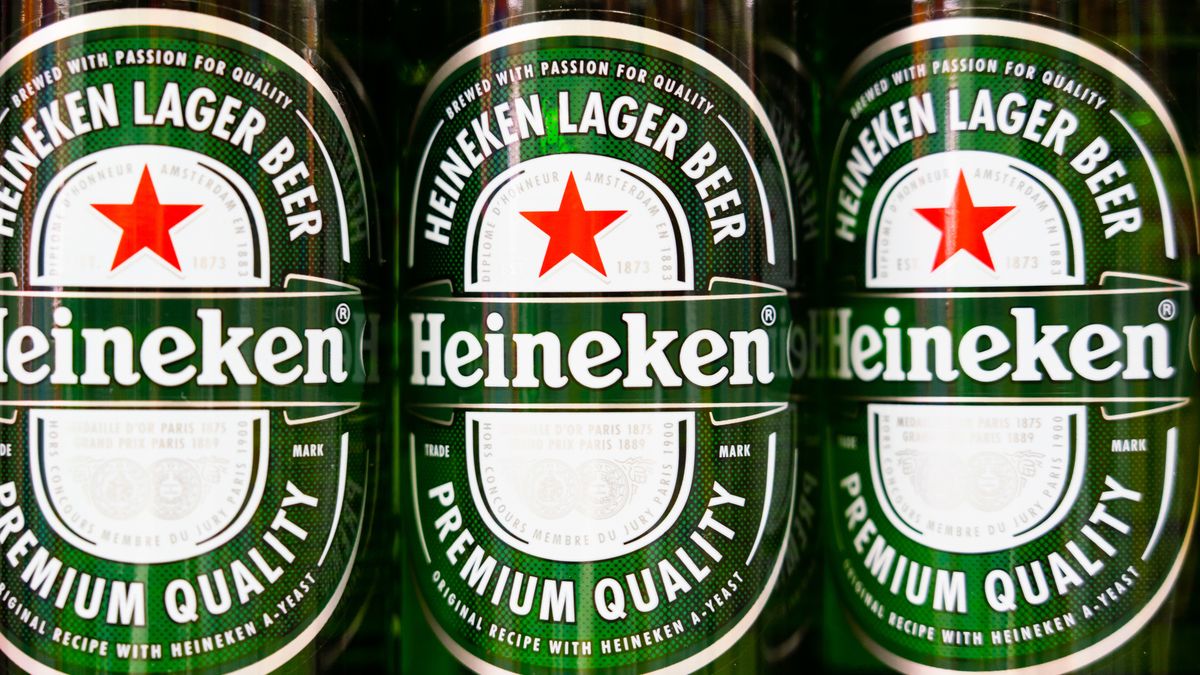 SHANGHAI, CHINA - 2019/07/27: Heineken beer bottles displayed for sale in a Carrefour supermarket in Shanghai. (Photo by Alex Tai/SOPA Images/LightRocket via Getty Images)