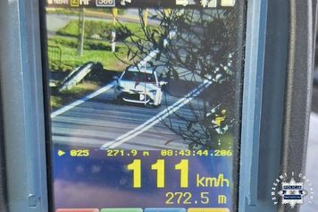 Jechała 111 km/h przy ograniczeniu do 50. 32-latka straciła prawo jazdy w Kurowie