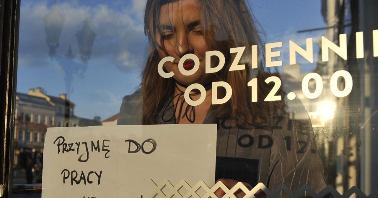 Harówka za grosze. Angażują żonę i dzieci, bo nie ma chętnych do pracy