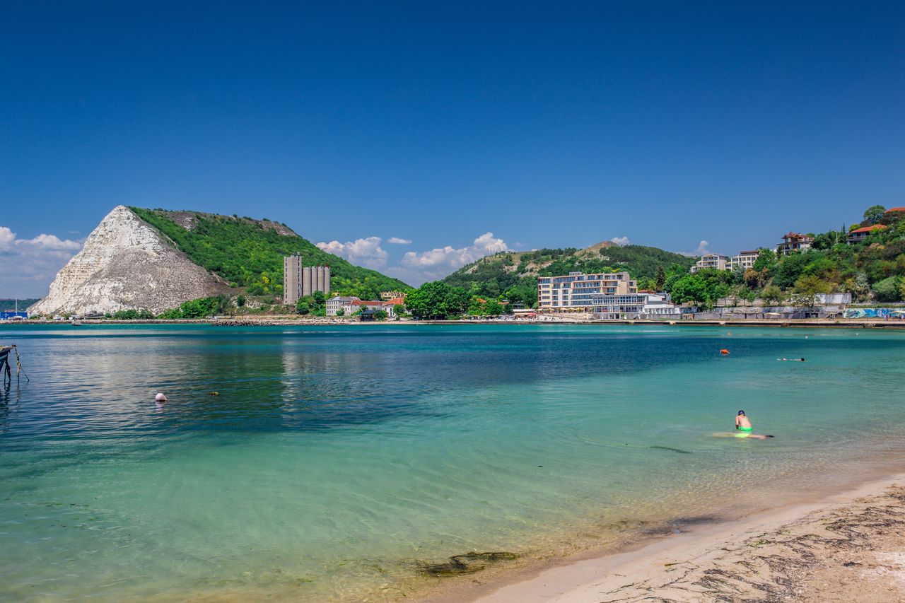 Kusi boskimi plażami i niskimi cenami. Zaskakujące dane dotyczące Polaków