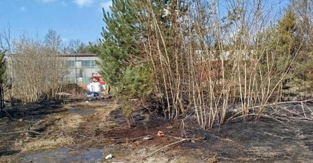 50-latek zginął w ogniu. Wypalał trawy