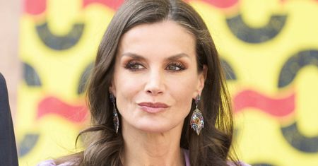 Trudno oderwać wzrok. Włożyła sukienkę z genialnym taliowaniem