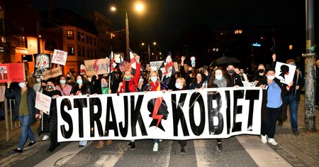 Strajk Kobiet we Wrocławiu. Mężczyzna popchnął dziennikarkę. Jest pierwszy zatrzymany