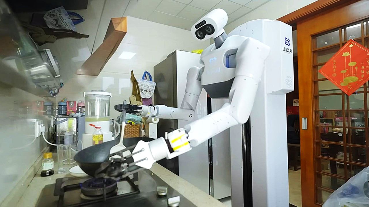 Po tańcu i biegach chińskie roboty wchodzą do domów. Sygnał dla branży