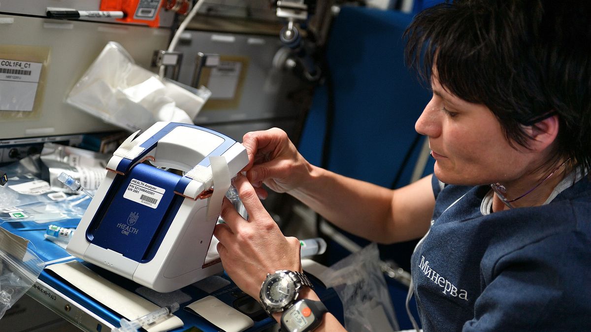 rHEALTH, urządzenie do badania płynów ustrojowych na MSK.