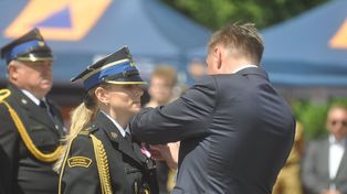 Wojewódzkie obchody Dnia Strażaka w Końskich. Wręczono awanse i odznaczenia. Zobacz, kto je otrzymał
