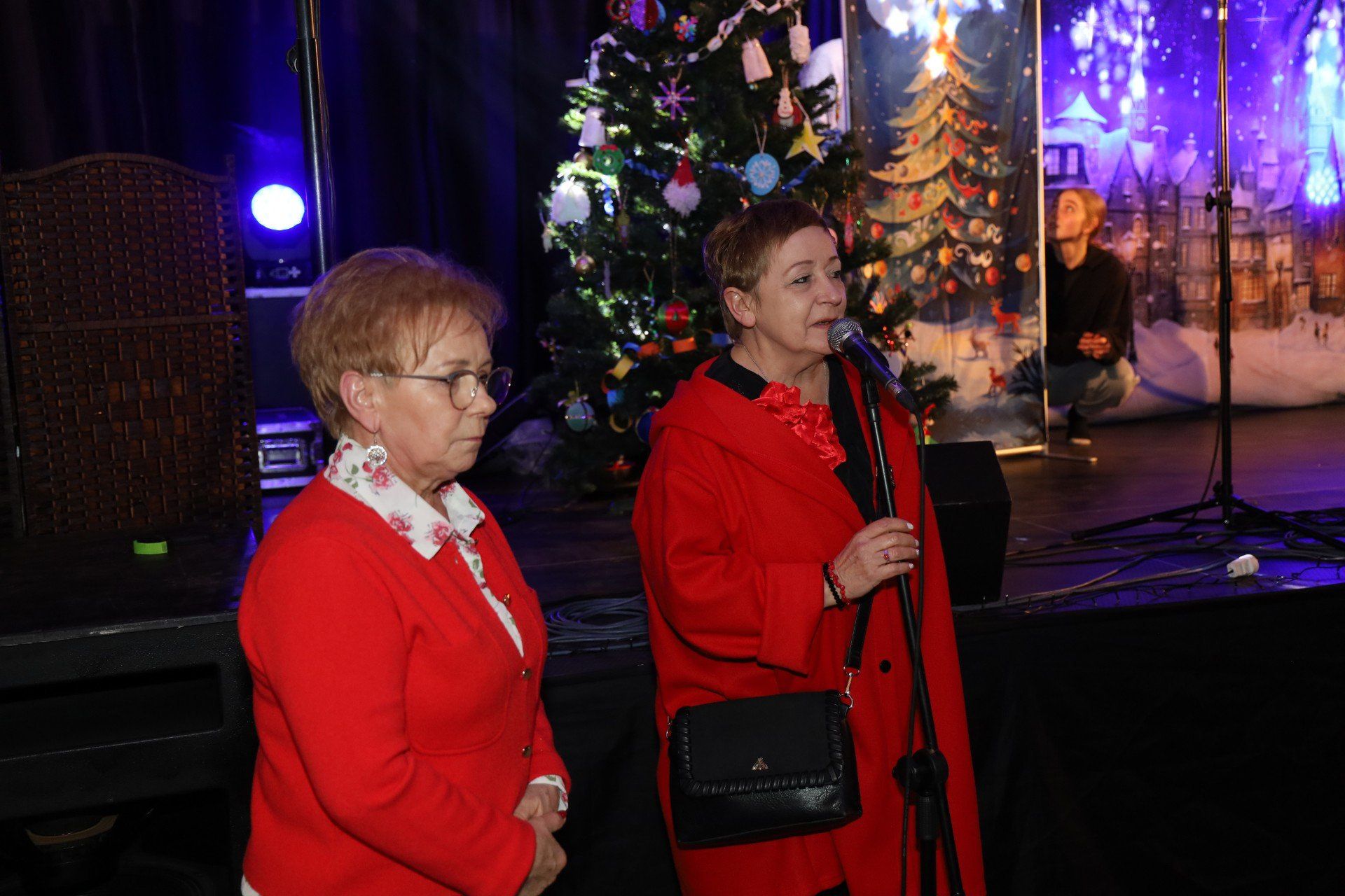 Mikołajki w Kamieńcu. Świąteczna atmosfera, spektakl teatralny i upominki dla najmłodszych