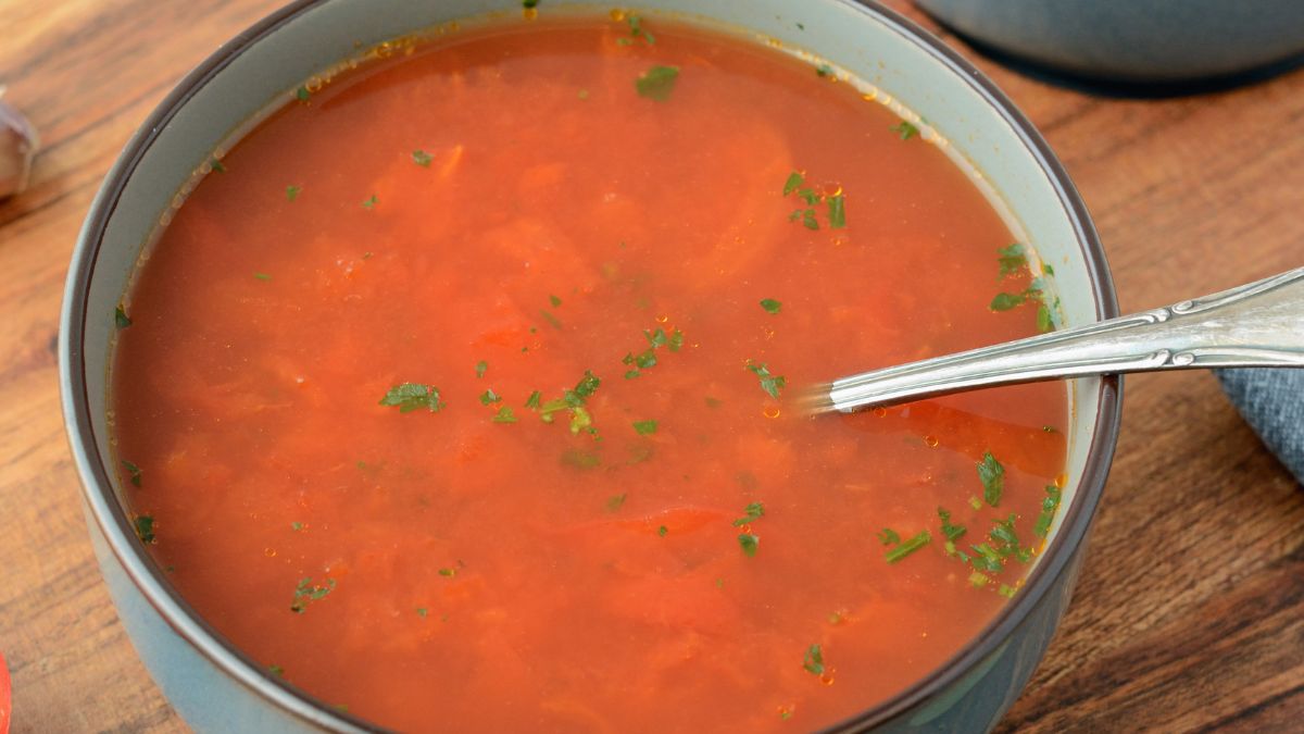 Do pomidorówki możesz wrzucić wiele różnych składników