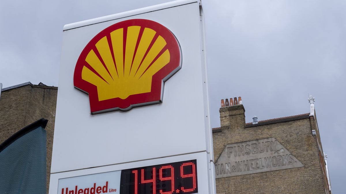 Shell Oil Company Logo
Shell Oil Company logo outside a petrol station at Old Street on 6th March 2023 in London, United Kingdom. Shell Oil Company is the United States-based wholly owned subsidiary of Royal Dutch Shell, a transnational corporation oil major and is amongst the largest oil companies in the world. (photo by Mike Kemp/In Pictures via Getty Images)
Mike Kemp
london, english, britain, british, united kingdom, british isles, great britain, urban, petrochemical industry, petrol, petrol station, transport, fuel, demand, fuel crisis, fossil fuels, shell, environmental, chimneys, emissios