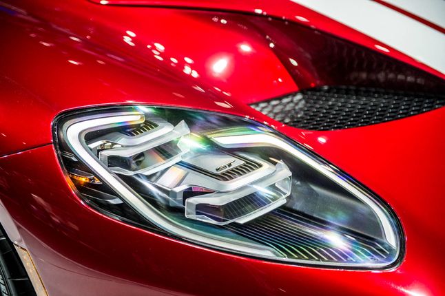 Ford GT - piękny detal reflektorów