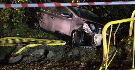 O krok od tragedii - nietrzeźwy kierujący uderzył w barierki!