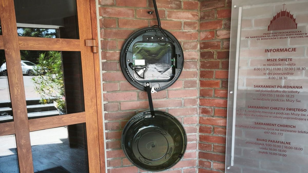 Ktoś ukradł defibrylator z kościoła