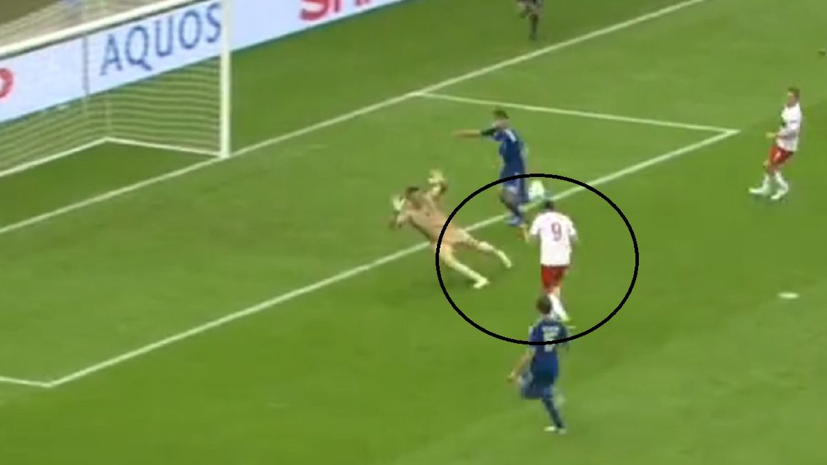 Robert Lewandowski / Łączy Nas Piłka