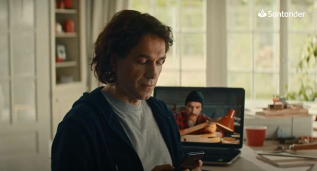 Marcin Dorociński rapuje w reklamie Santander Banku (wideo)