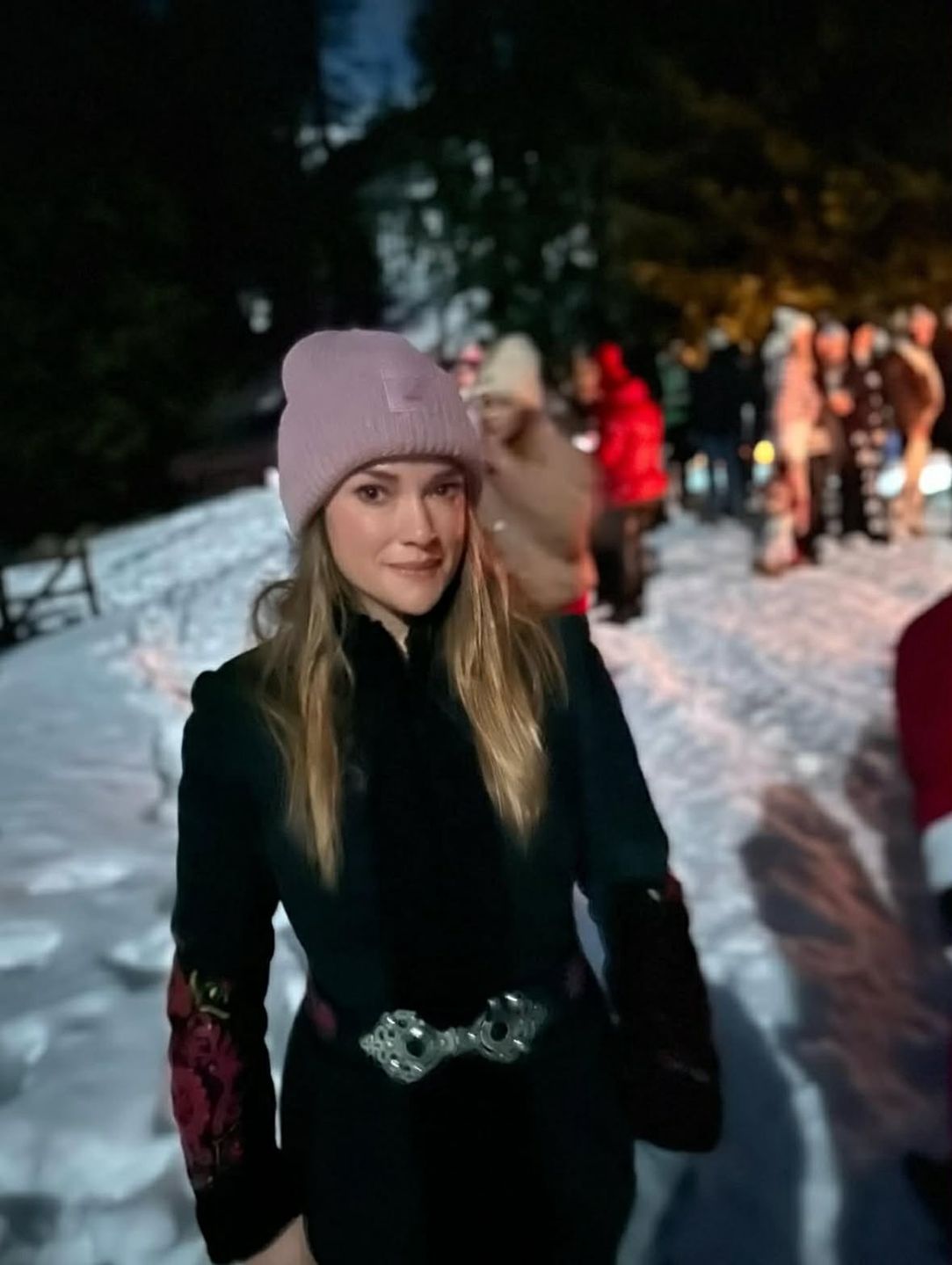 Alicja Bachleda-Curuś włóczy się uliczkami Krakowa w synem