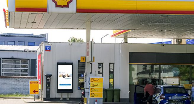 Na stacjach Shell będą nośniki reklamowe Clear Channel Polska