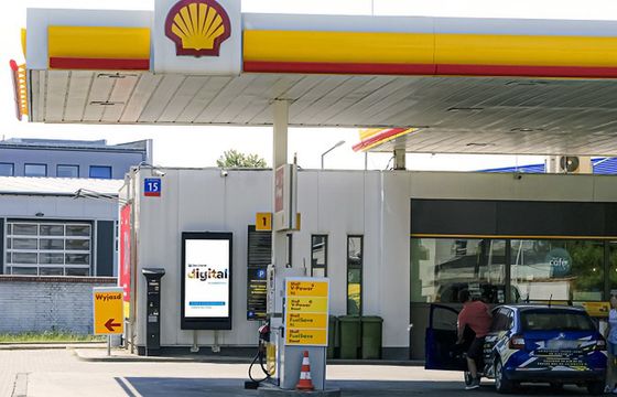 Na stacjach Shell będą nośniki reklamowe Clear Channel Polska