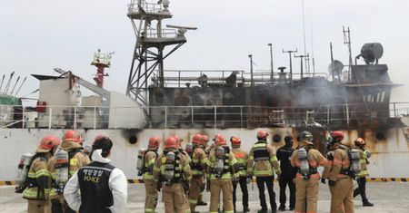 Pożar rosyjskiej łodzi rybackiej. Na pomoc ruszyli Koreańczycy