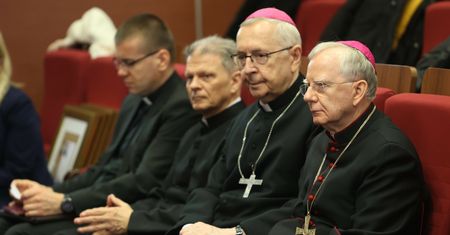 Ogromne pieniądze na walkę ze smogiem. Kościół skorzystał najbardziej