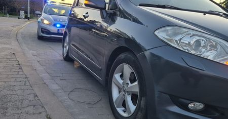 W aucie aż ugięły się koła. Kierowcę zabrano w kajdankach