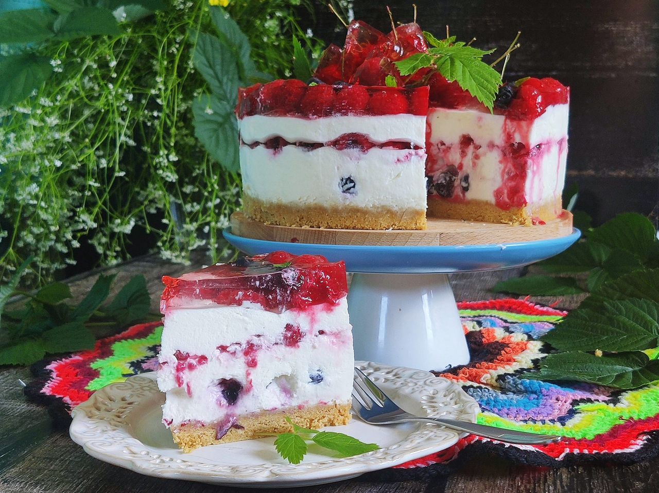 Owocowy sernik  na zimno z mascarpone i galaretką