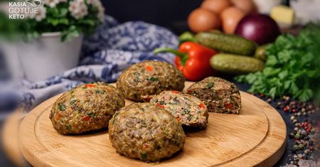 Dodaj to do mięsa mielonego. Rodzina nie uwierzy, jak soczyste mogą być kotlety