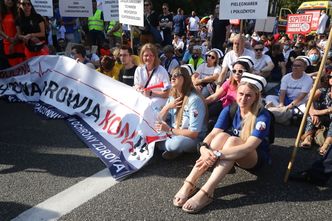Protest medyków. Ekspert komentuje: Cały sektor powinien więcej zarabiać